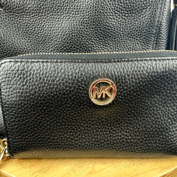 BUNDLE: Michael Kors Black Leather Bedford Tassel Crossbody Purse w/ Wallet - Picture 6 of 14